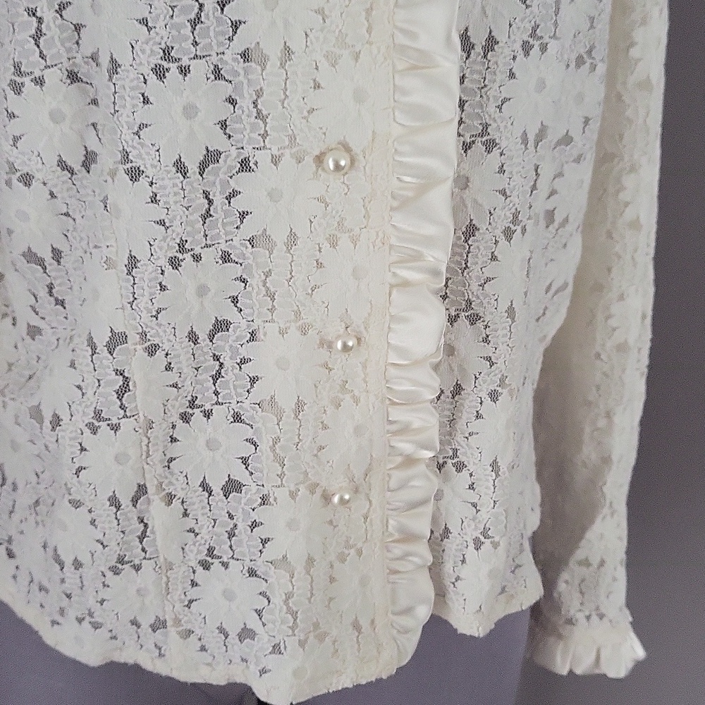 Vintage TuEllys Ivory Lace Shirt With Satin Collar And Ruffles. - Picture 3 of 11